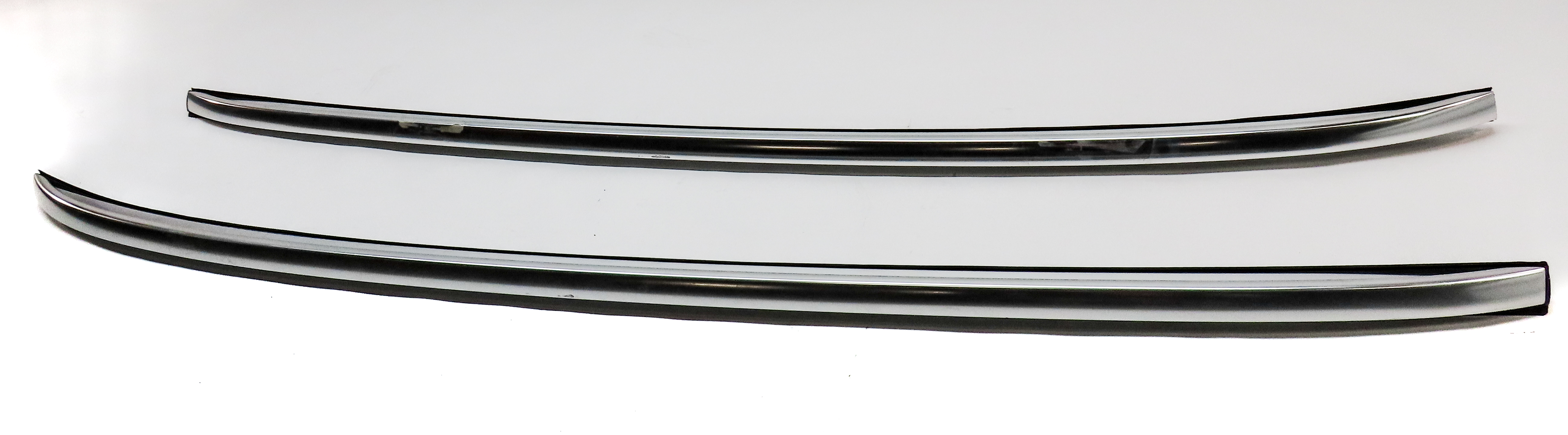2016 MERCEDES GLA250 (X156) ROOF RACK RAIL (FRONT TO BACK) SET 2 — exact item pictured